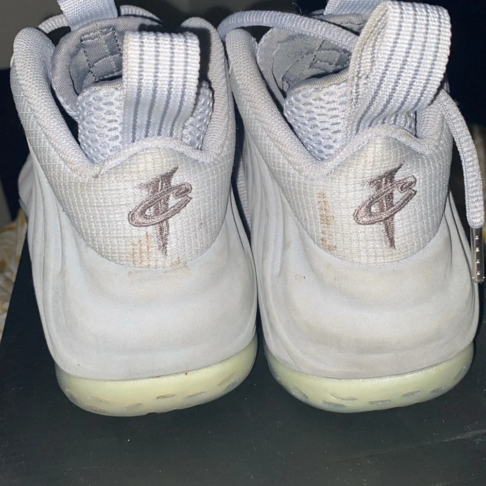 selling these size 8 - Picture 4 of 4